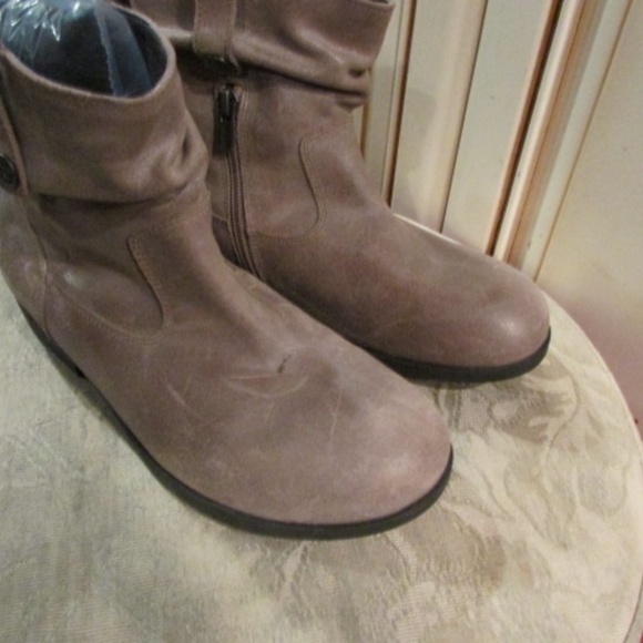 Birkenstock Women's Ankle Boots in Taupe - Picture 3 of 15